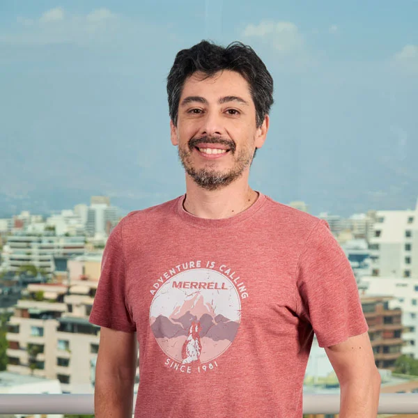 Carlo Calderón